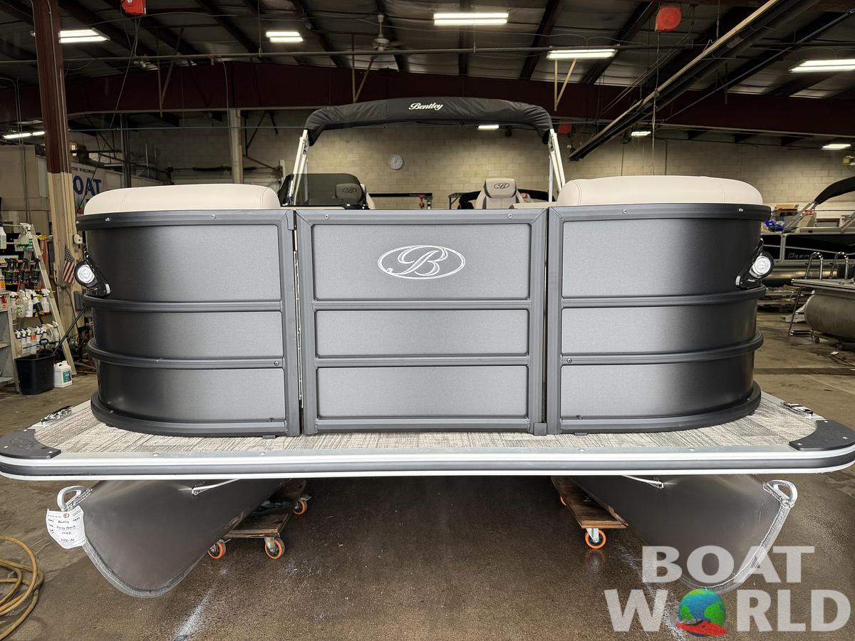 2026 Bentley Pontoons Legacy 220 Swingback 