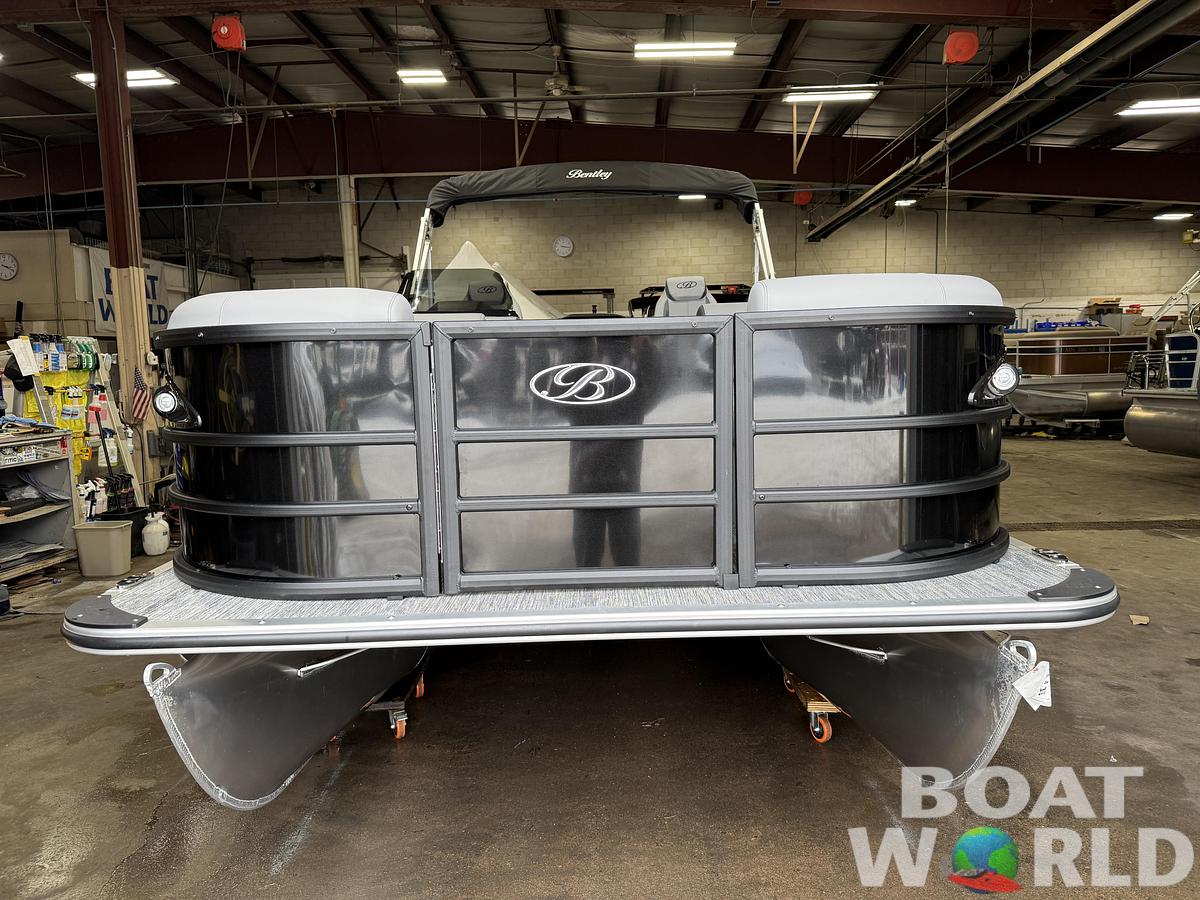 2026 Bentley Pontoons Legacy 220 Swingback