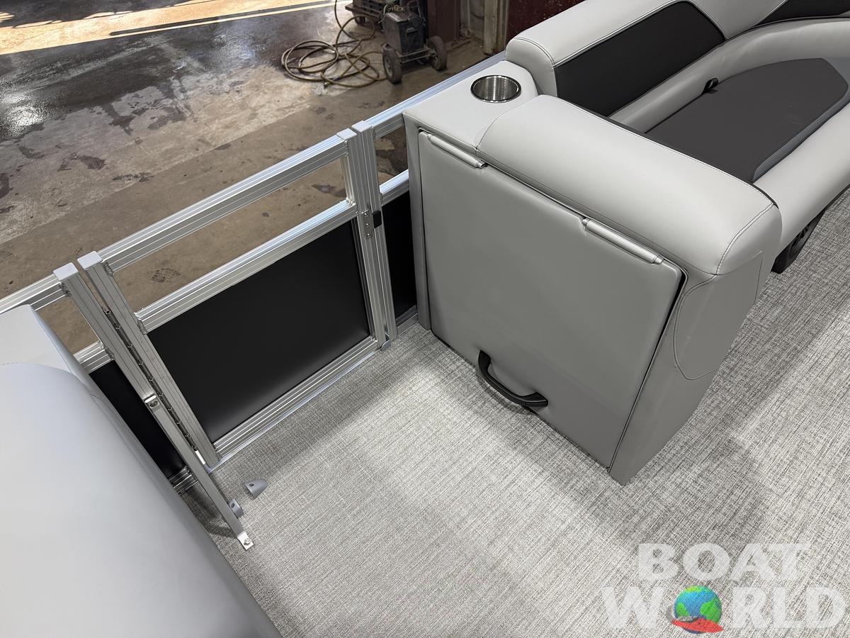 2026 Tahoe Sport VRB 2385 Swingback & 4-Stroke $34995