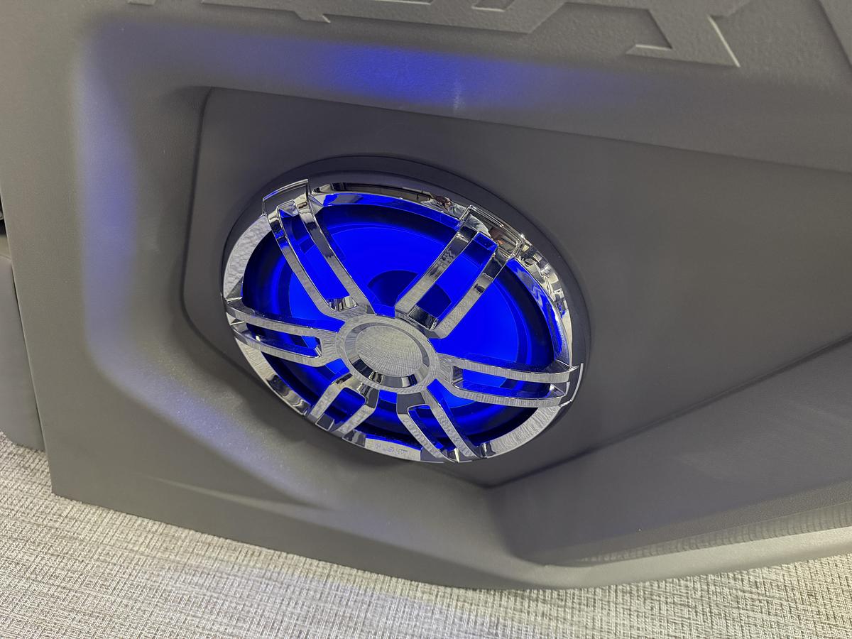 2025 Tahoe Pontoons Cascade 2385 Quad Lounge Shift Tritoon & 225HP 4-Stroke