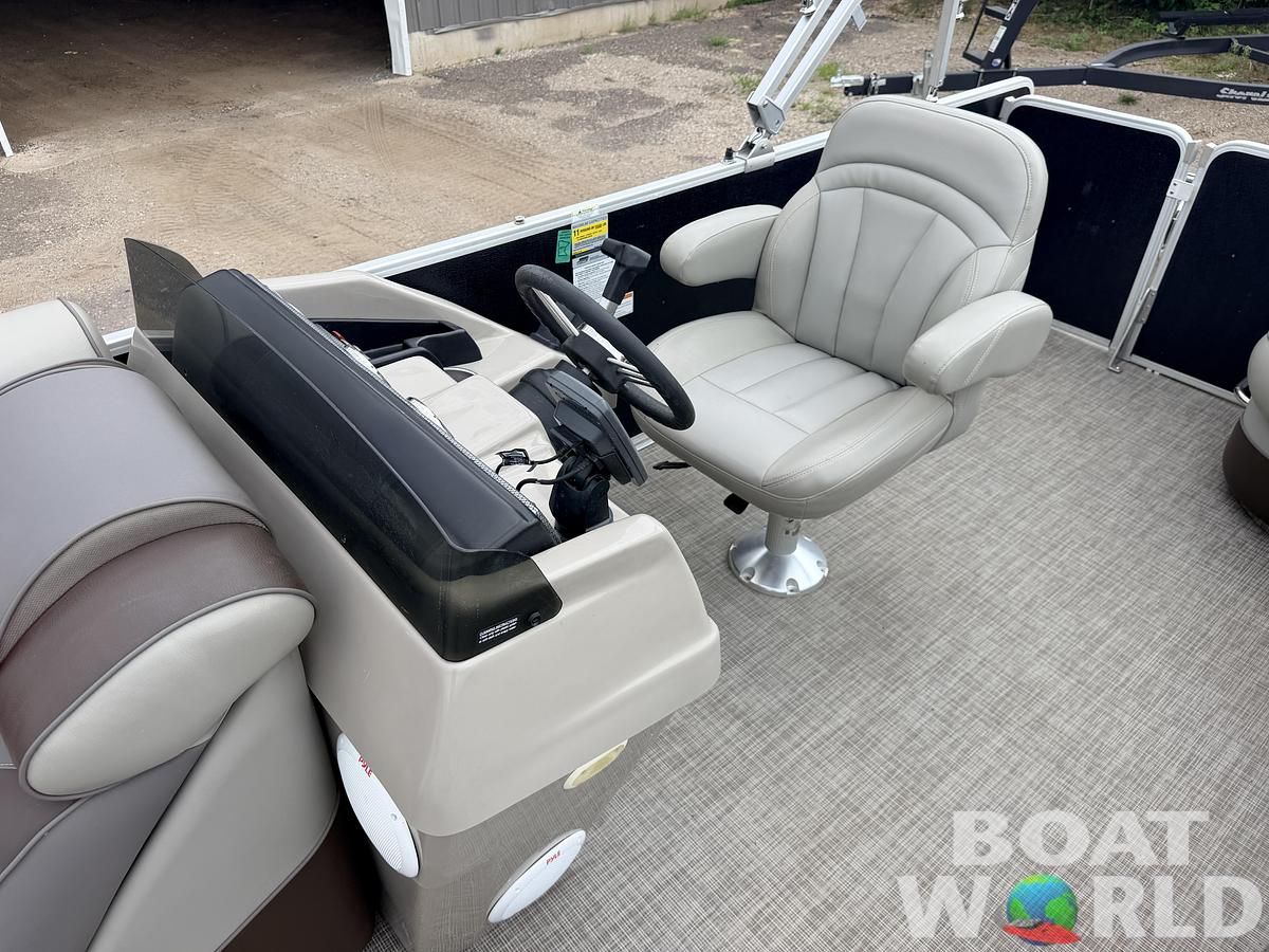 Used 2016 Premier 220 SunSpree & 50HP Honda 4Stroke -$24,995