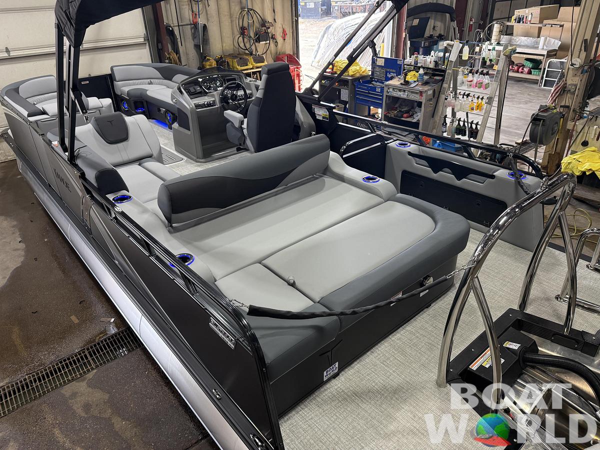 2027 Tahoe LTZ 300HP VRB 2585 Swingback Tritoon $69,995