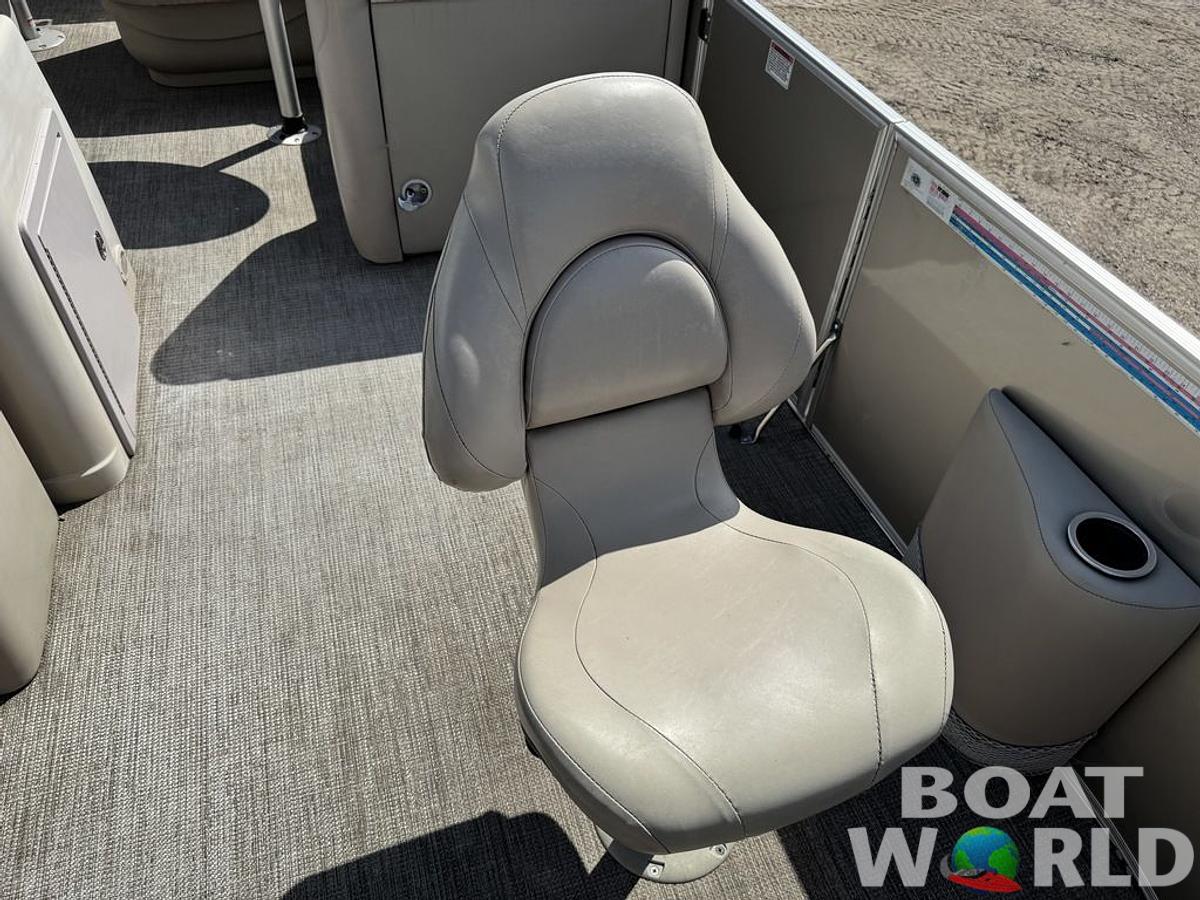 Used 2016 Sylvan 820 4-PT Pontoon