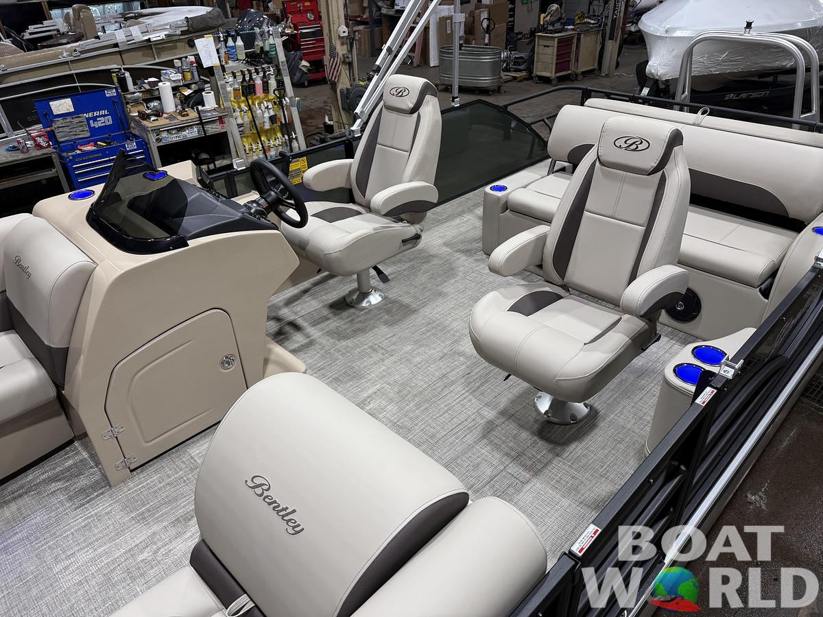 2026 Bentley Pontoons Legacy 220 Swingback