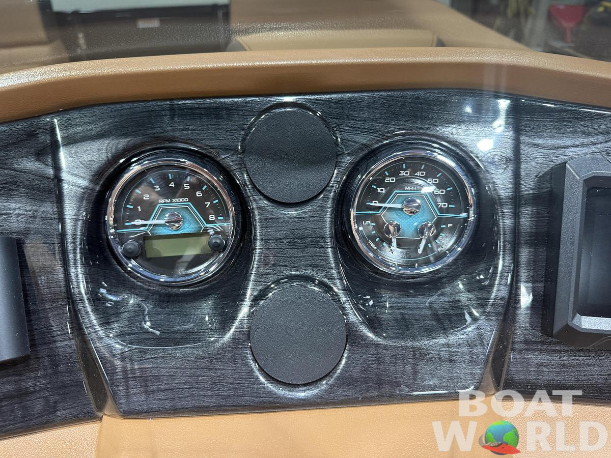 2027 Tahoe LTZ 300HP QLS 2585 Tritoon $71,995