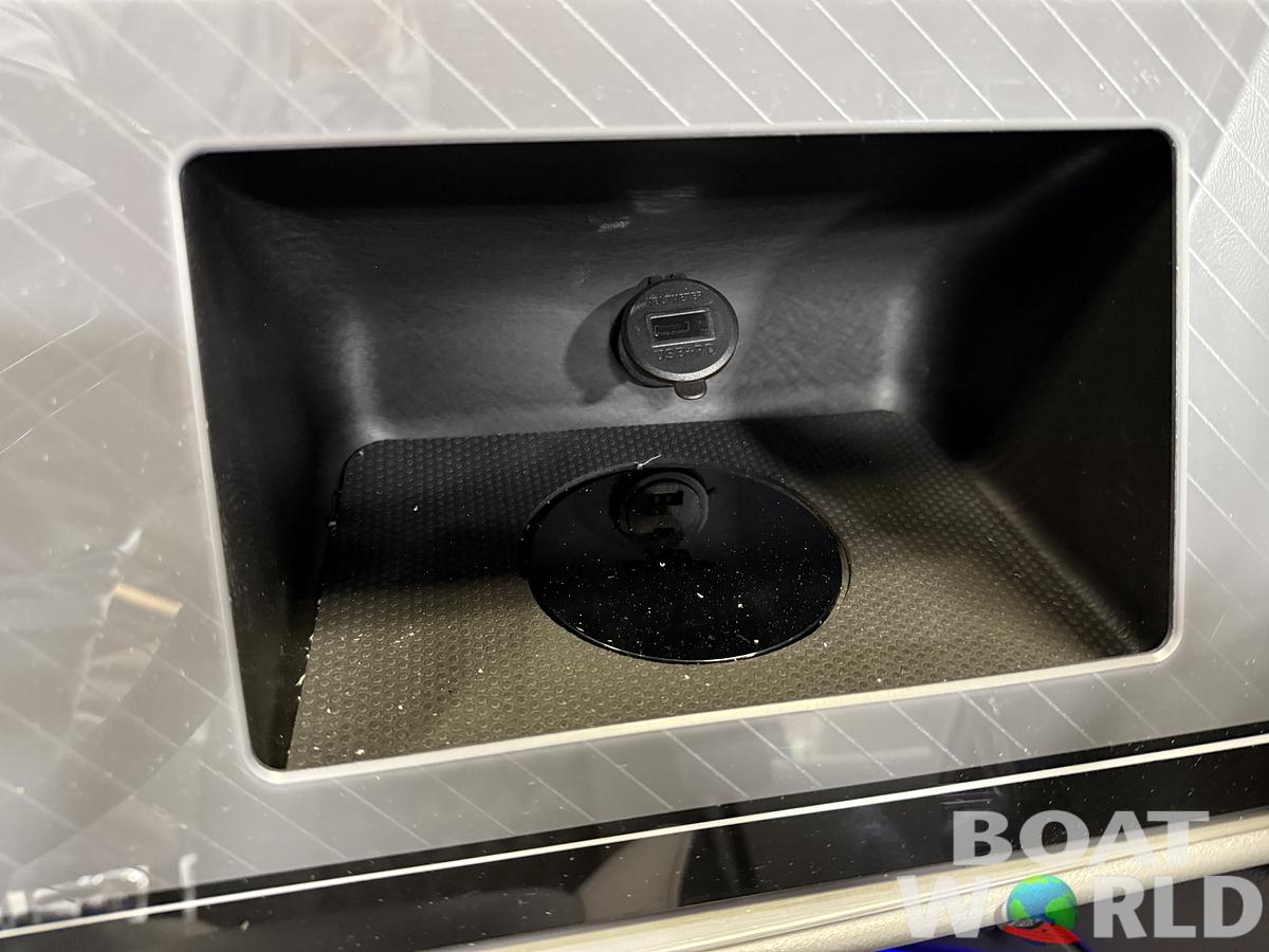 2025 Tahoe Pontoons Cascade 2385 Quad Lounge Shift Flip Tritoon & Honda 4-Stroke EFI