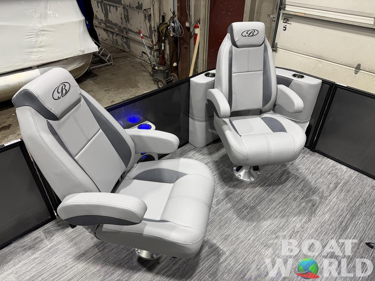 2026 Bentley Pontoons Legacy 220 Navigator DL Quad Lounge