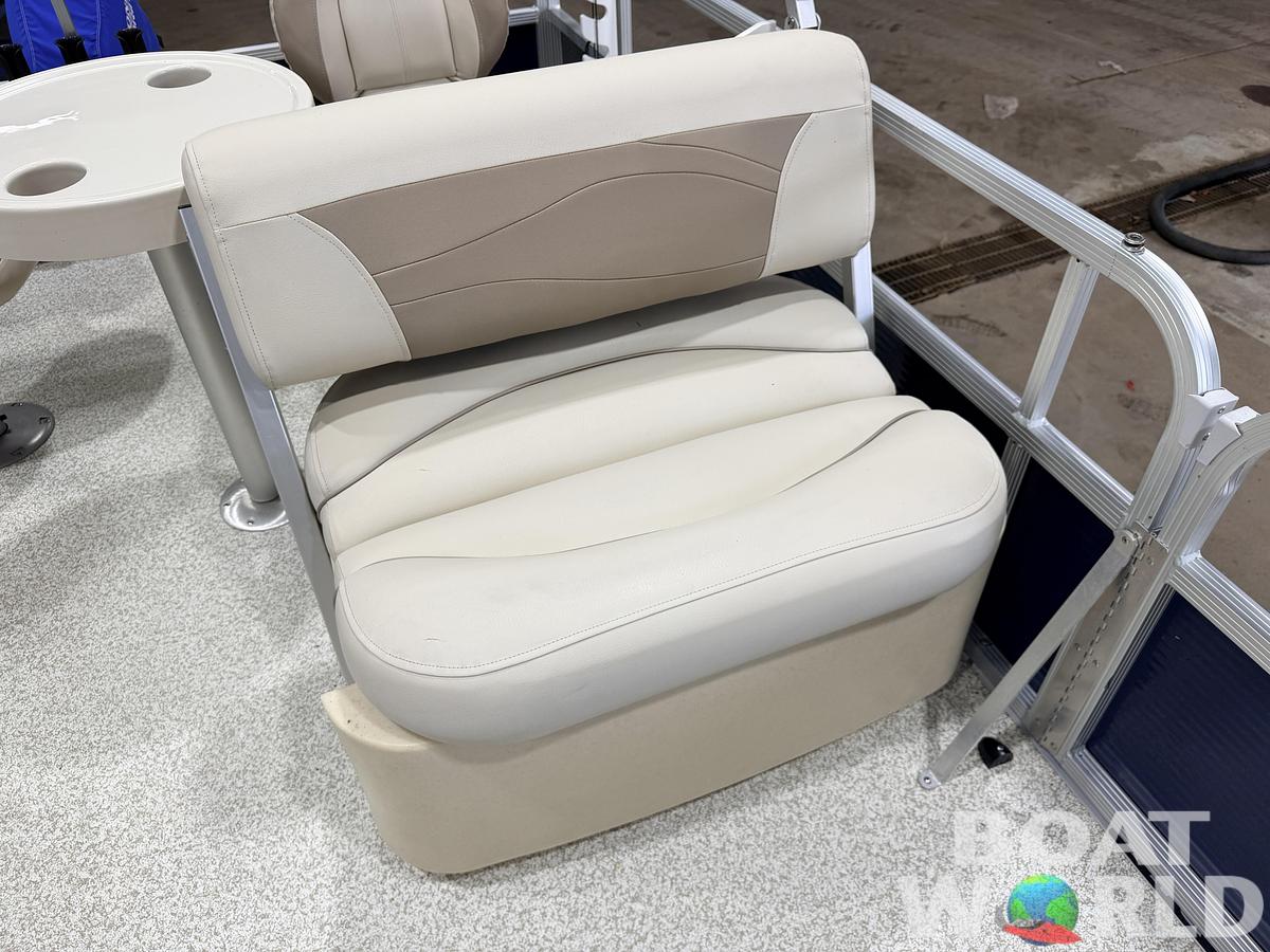 Used 2017 Montego Bay 8518 4-PT & 40HP Honda 4Stroke -$18,995