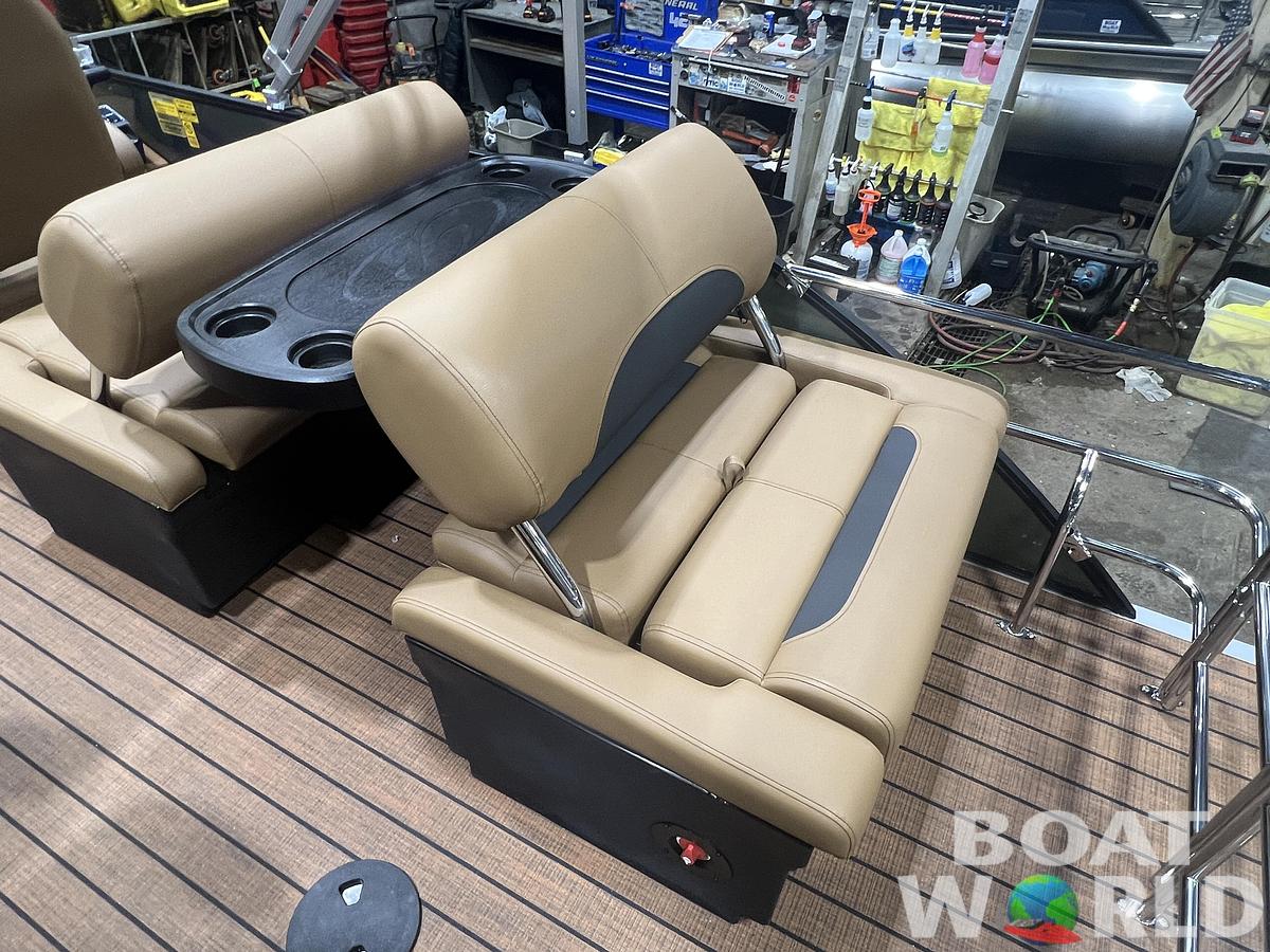 2026 Bentley Legacy 220 QSB Swingback $43995