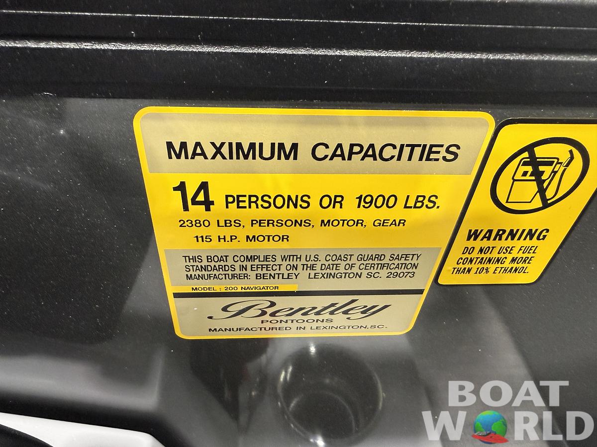2026 Bentley Pontoons Legacy 220 Navigator Quad Lounge
