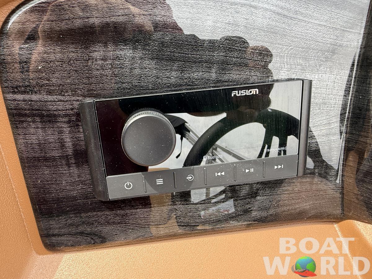 2025 Tahoe Pontoons LTZ 2385 Swingback (VRB) & Honda 4-Stroke EFI