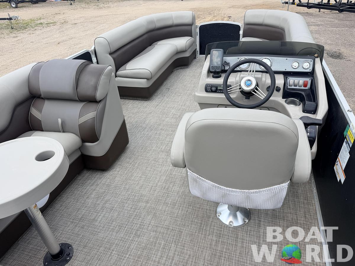 Used 2016 Premier 220 SunSpree & 50HP Honda 4Stroke -$24,995