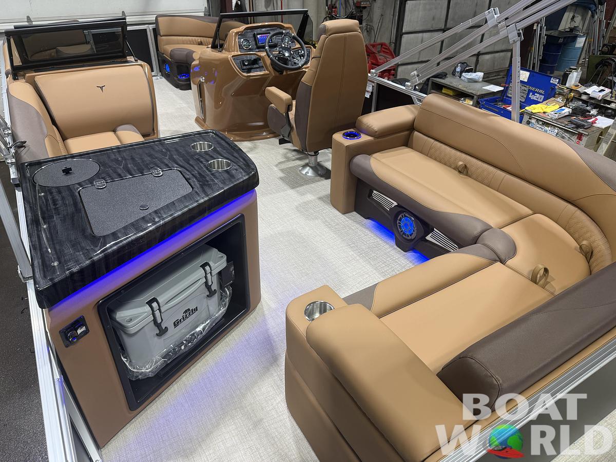 2026 Tahoe Pontoons LTZ 2385 Elite Windshield Tritoon