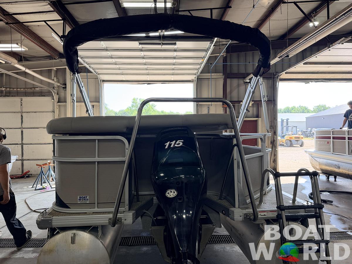 Used 2007 Premier 210 Legend