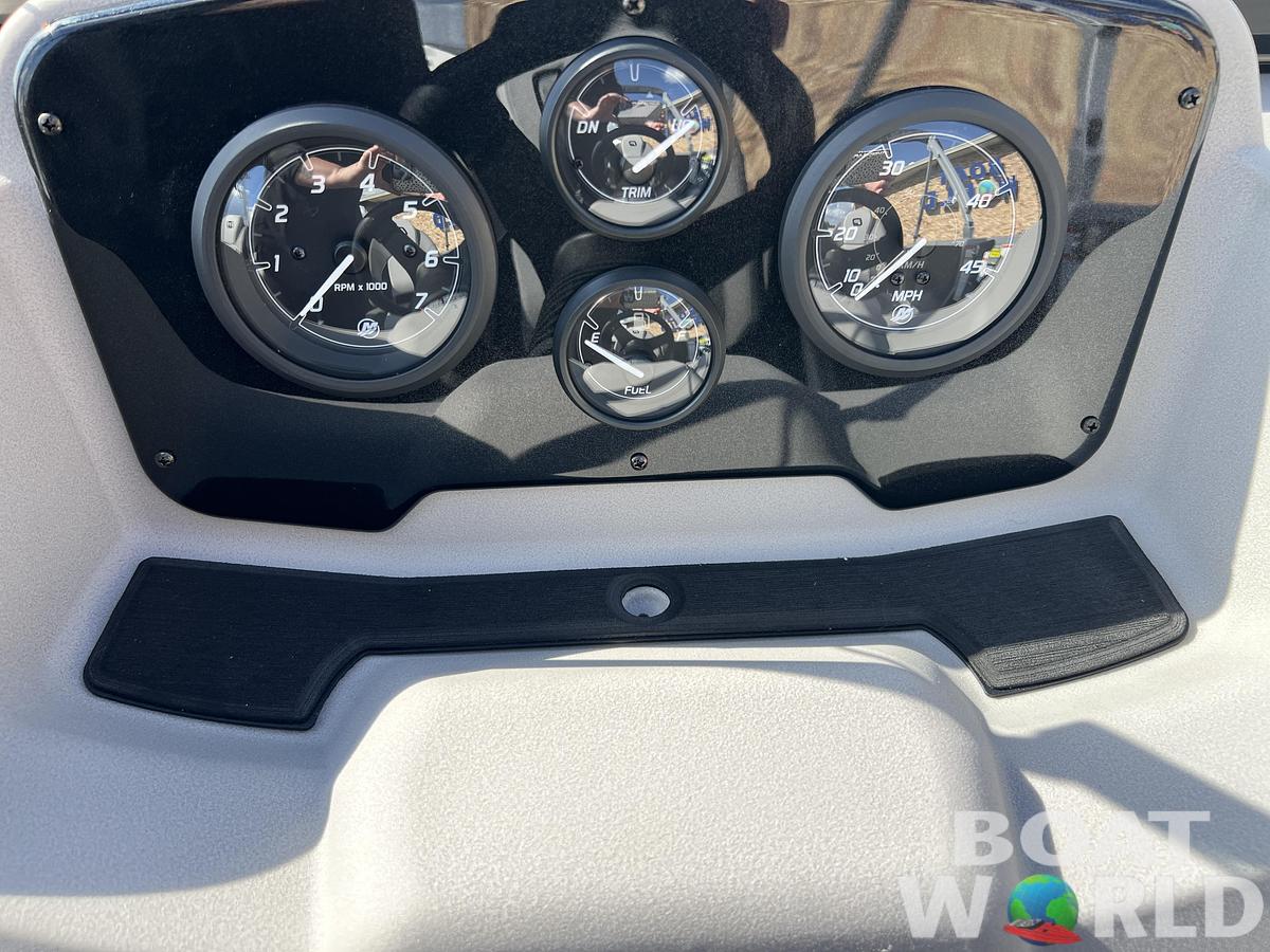 2026 Princecraft Vectra 23 RL SS Swingback Pontoon & Mercury 4-Stroke EFI