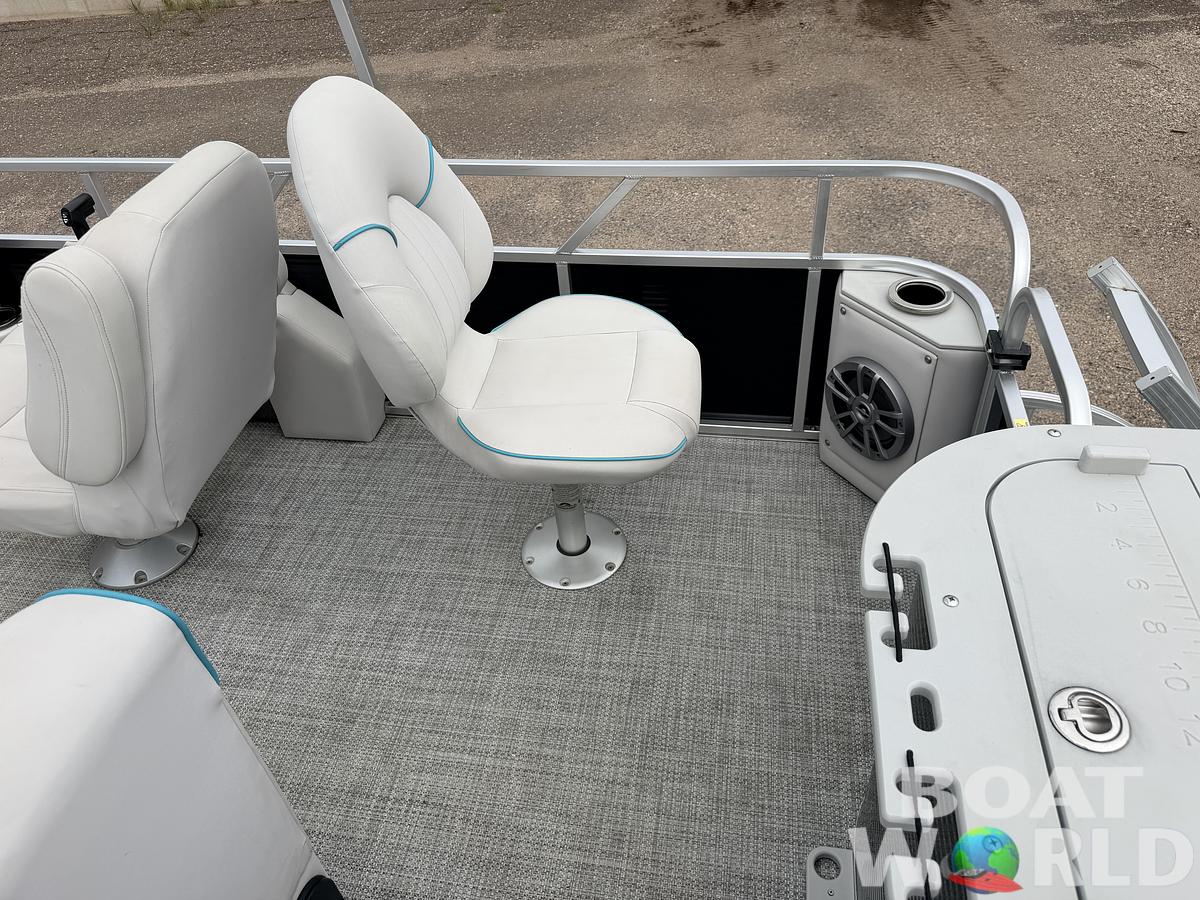 Used 2019 Qwest 822 LS Tritoon & 150HP Honda 4Stroke -$29,995
