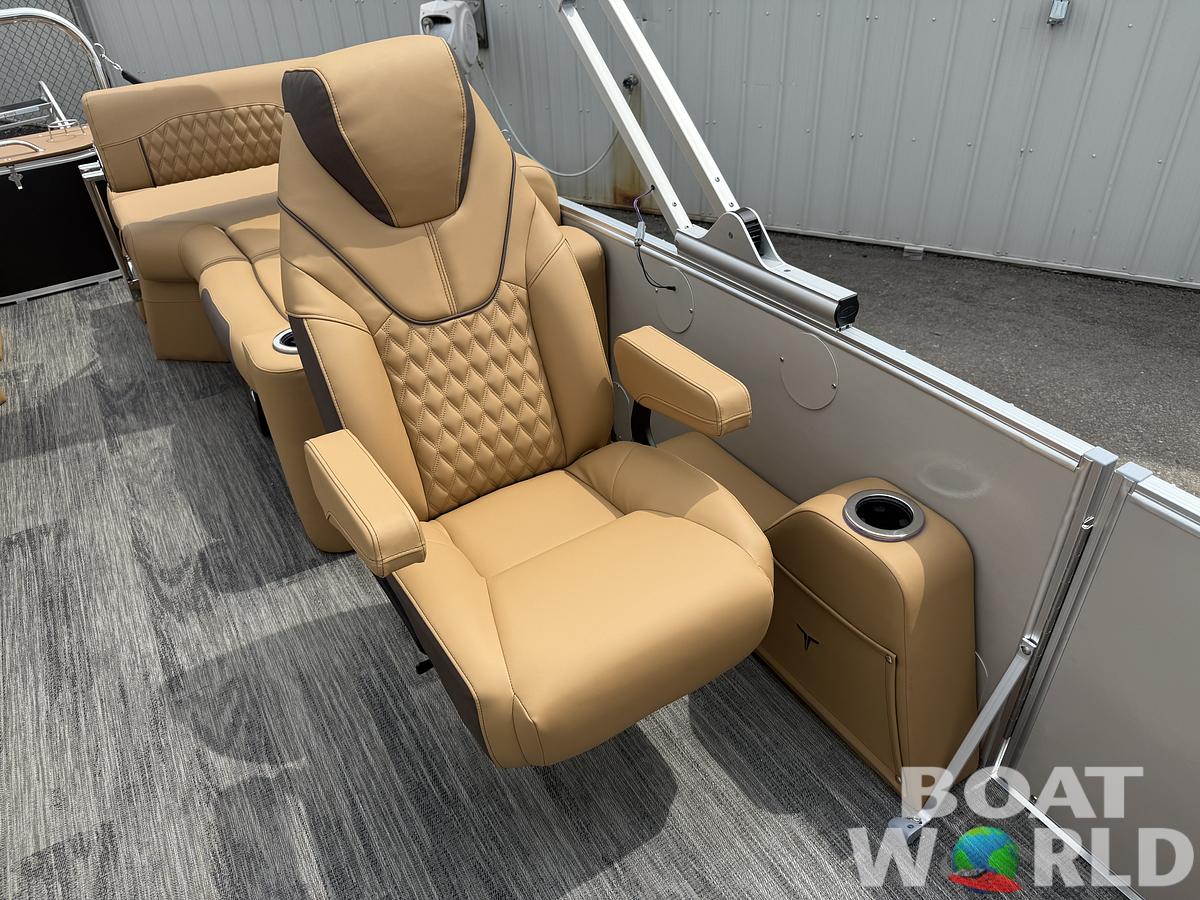 2025 Tahoe Pontoons Cascade 2385 Quad Lounge Shift Tritoon & Honda 4-Stroke EFI