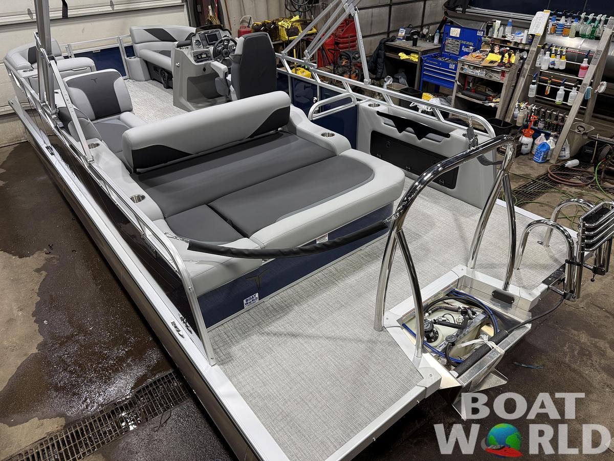 2026 Tahoe Sport VRB 2385 Swingback & 4-Stroke $34995