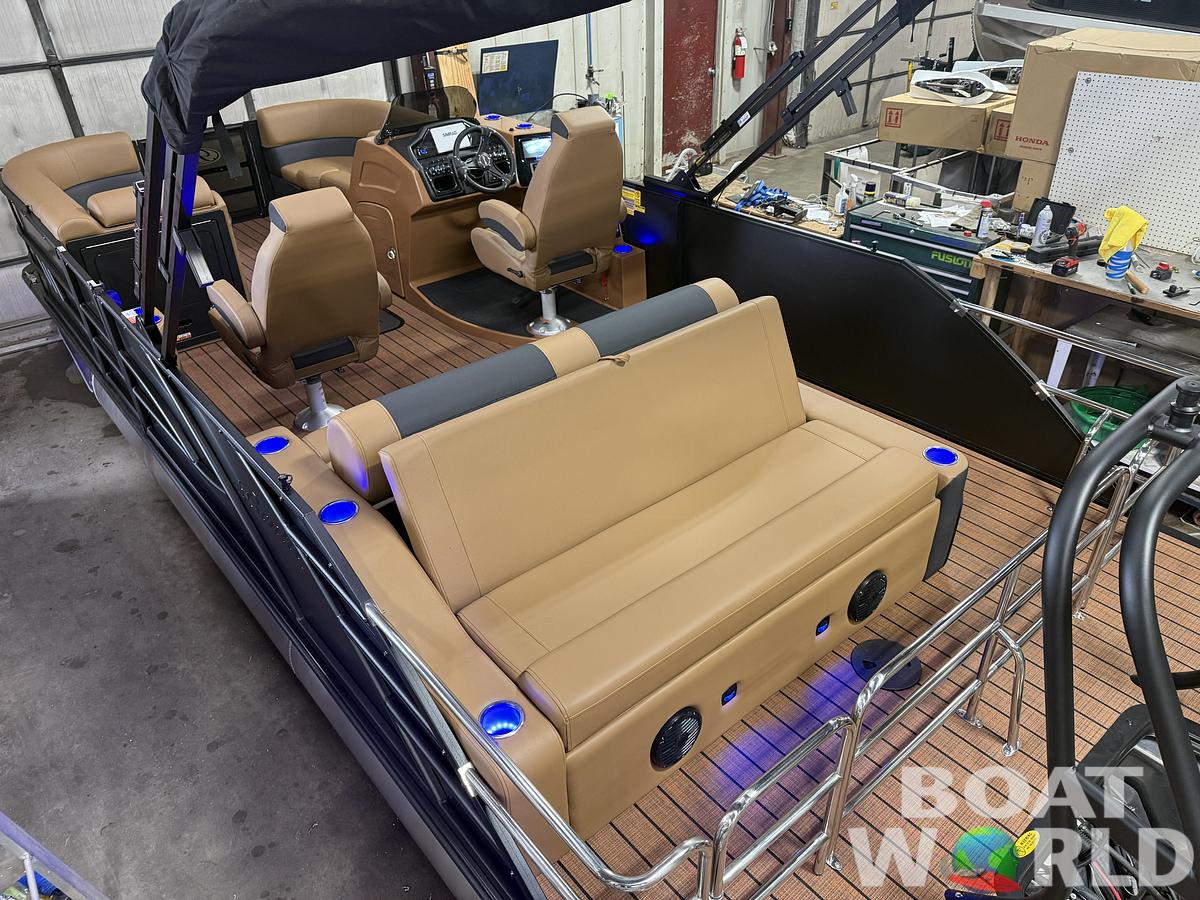 2026 Bentley Pontoons Elite 223 Swingback Tritoon