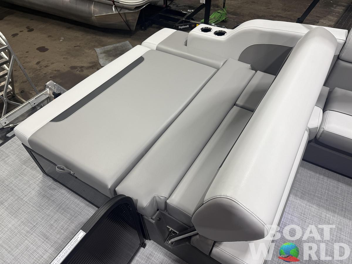 2026 Princecraft Vectra 23 RL Swingback Lounge Pontoon