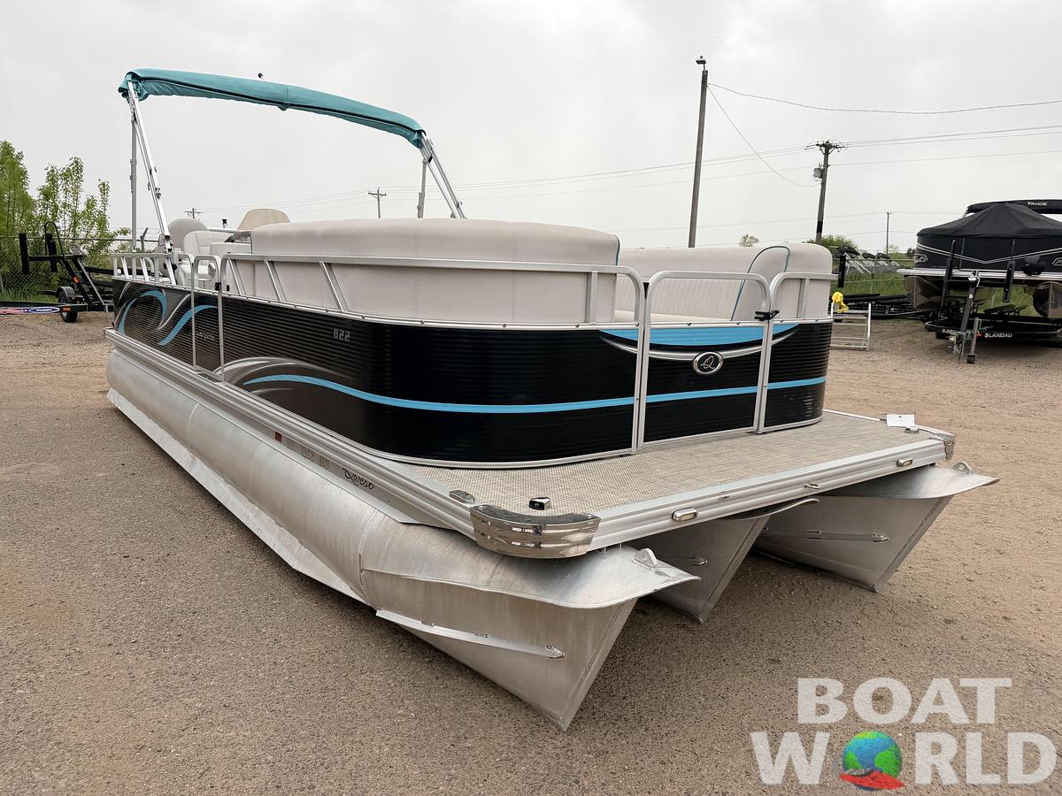 Used 2019 Qwest 822 Fish & Cruise Tritoon & 150HP Honda 4Stroke - $39,995