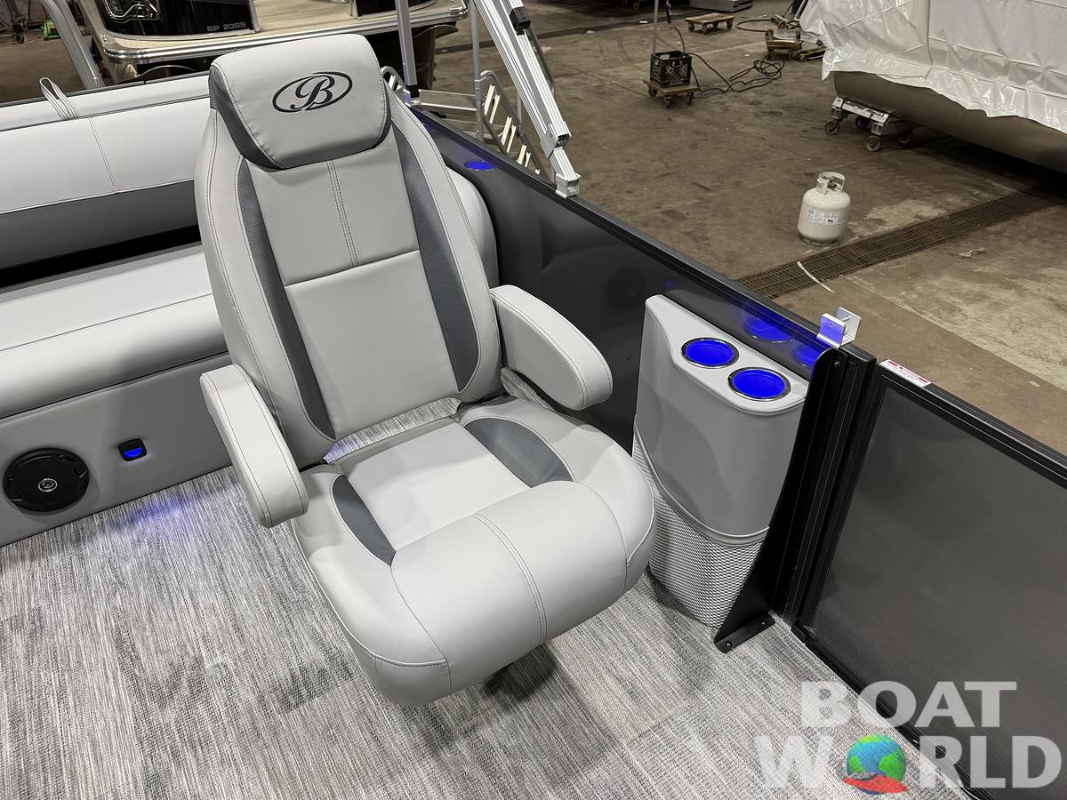 2026 Bentley Pontoons Legacy 223 Swingback Tritoon 