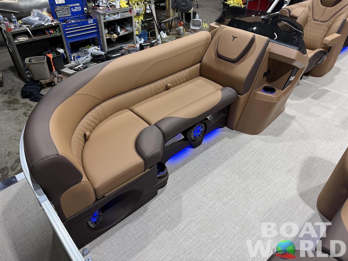 2027 Tahoe LTZ 2385 Quad Lounge & 4-Stroke $42995