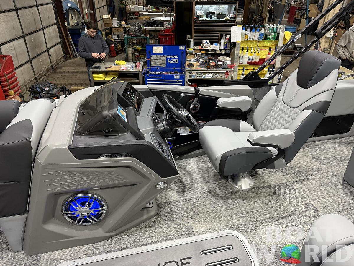 2026 Tahoe Pontoons Cascade 2385 Swingback (VRB) Tritoon