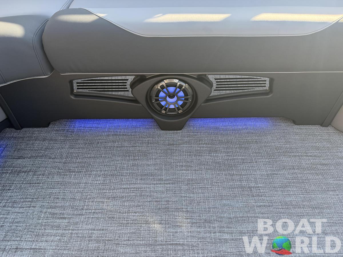 2026 Tahoe Pontoons LTZ 2385 (CRB) Cruise Rear Bench Tritoon 