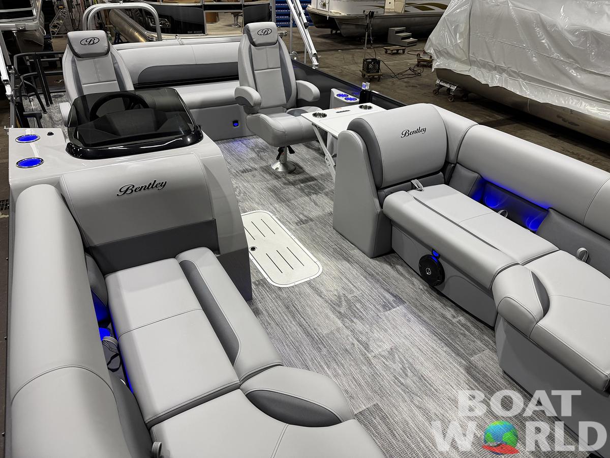 2026 Bentley Pontoons Legacy 223 Swingback Tritoon 