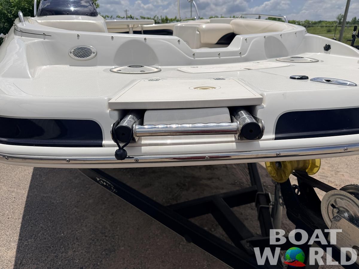 Used 2011 Tahoe 215 Xi Deck Boat & 220HP Mercruiser V8 -$17,995