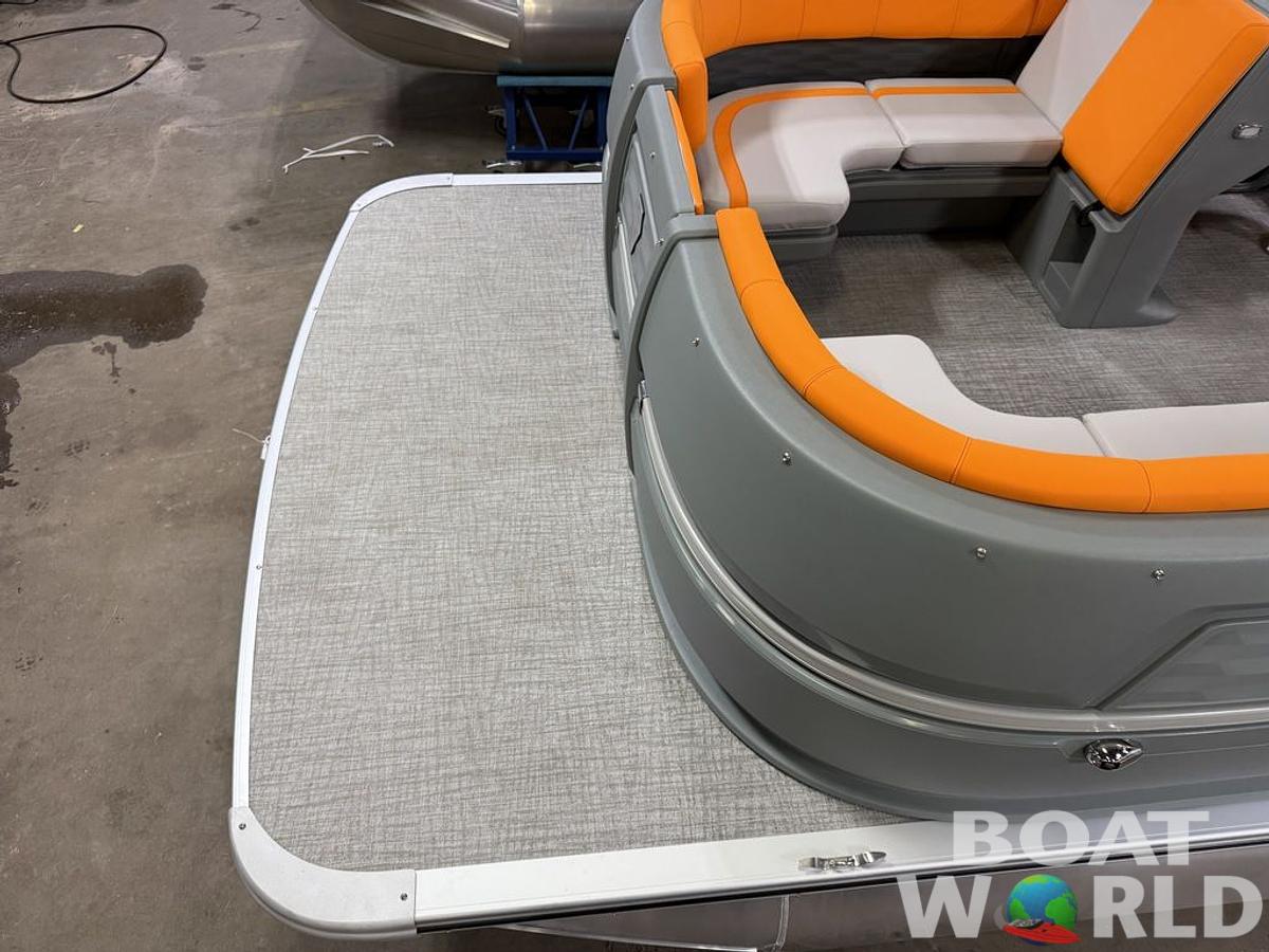 2025 Tahoe Pontoons Aura 2185 Quad Lounge & 90HP 4-Stroke EFI