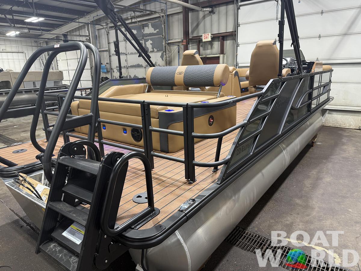 2026 Bentley Pontoons Elite 223 Swingback Tritoon & 200HP 