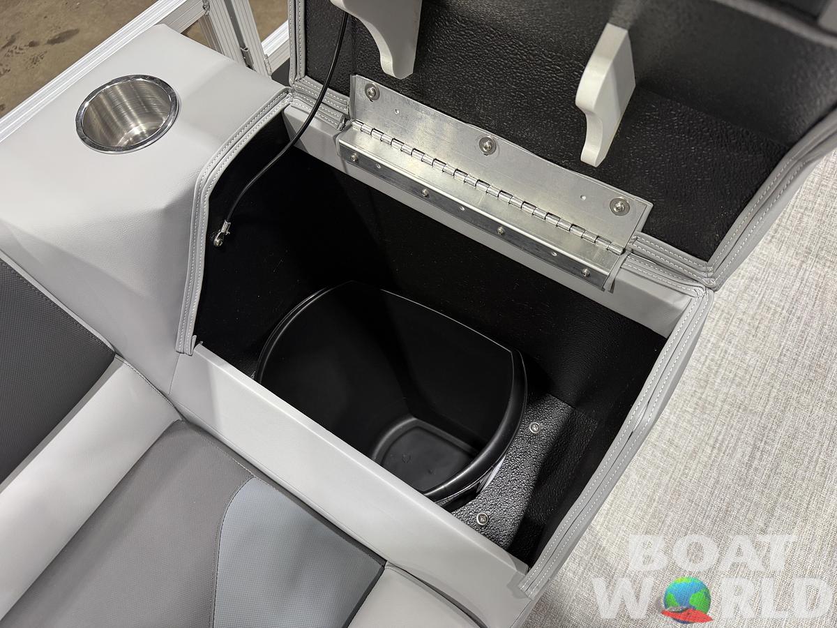 2026 Tahoe Sport Rear Fish 2180 & 4-Stroke $31995