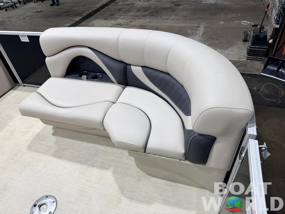 Used 2015 Sylvan Mirage 820 Cruise Special Edition Pontoon