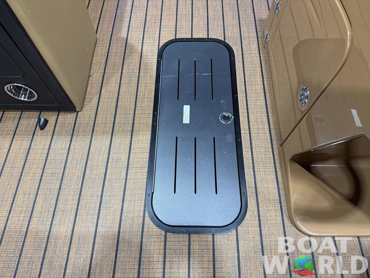 2026 Bentley Legacy 223 Swingback Tritoon $52995