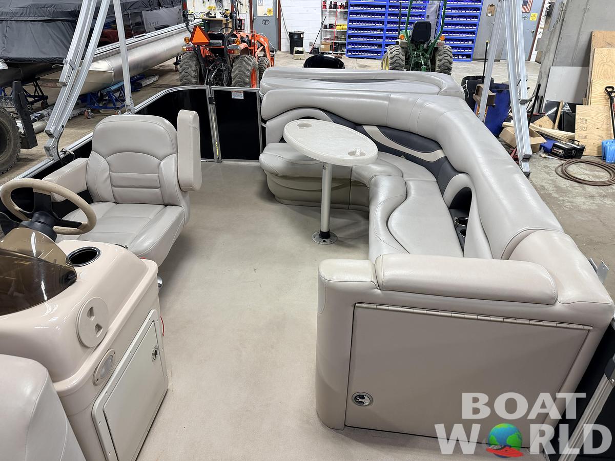 Used 2015 Sylvan Mirage 820 & 90HP Mercury 4Stroke - $21,995