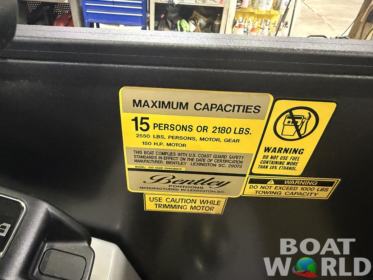 2026 Bentley Pontoons Legacy 220 QSB Swingback & 4-Stroke EFI