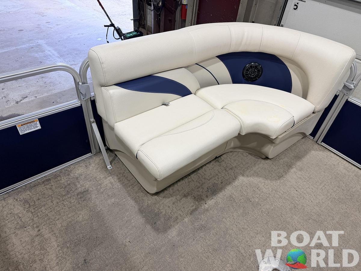 Used 2015 SunChaser 8520 Classic Cruise & 30HP Mercury 4Stroke EFI -$14,995
