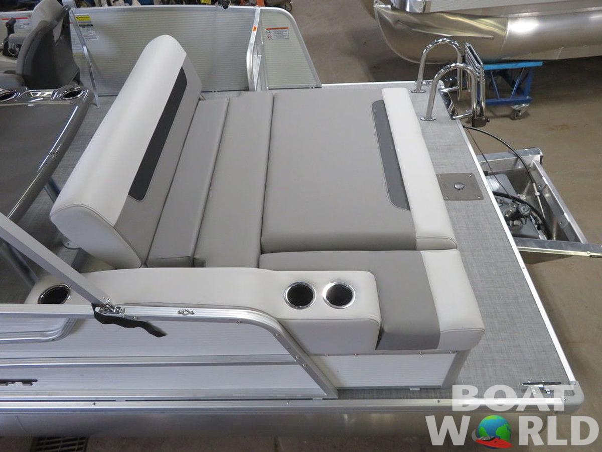 2025 Princecraft Vectra 21 RL Swingback SS Pontoon & Mercury 4-Stroke EFI