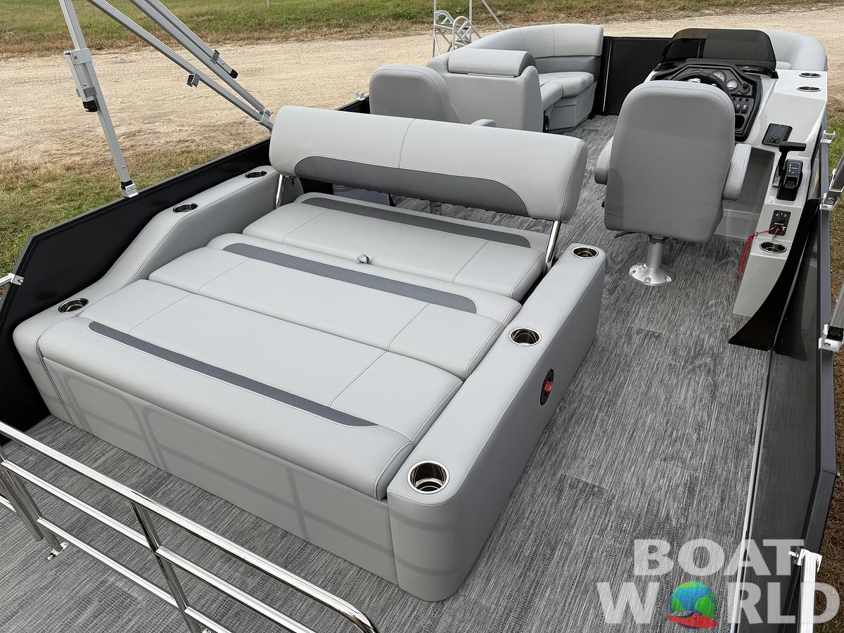 2025 Bentley Pontoons Legacy 200 Swingback