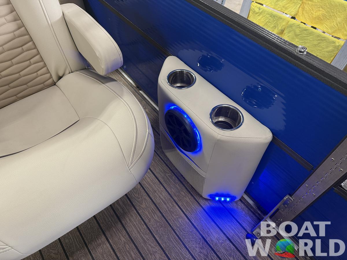 2023 Montego Bay NEW* 8524 Swingback Pontoon & 100HP 4-Stroke EFI