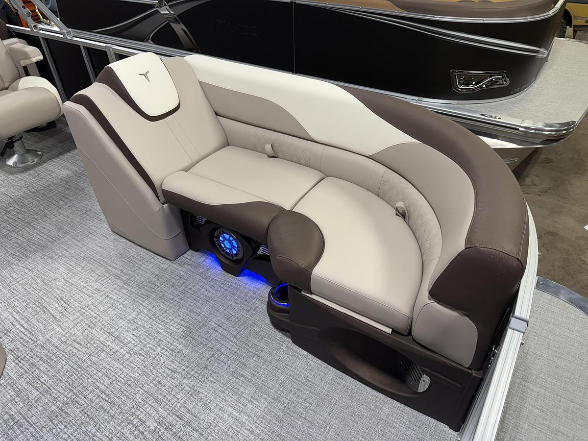 2025 Tahoe Pontoons LTZ 2385 Quad Lounge Shift SS Tritoon & Honda 4-Stroke EFI