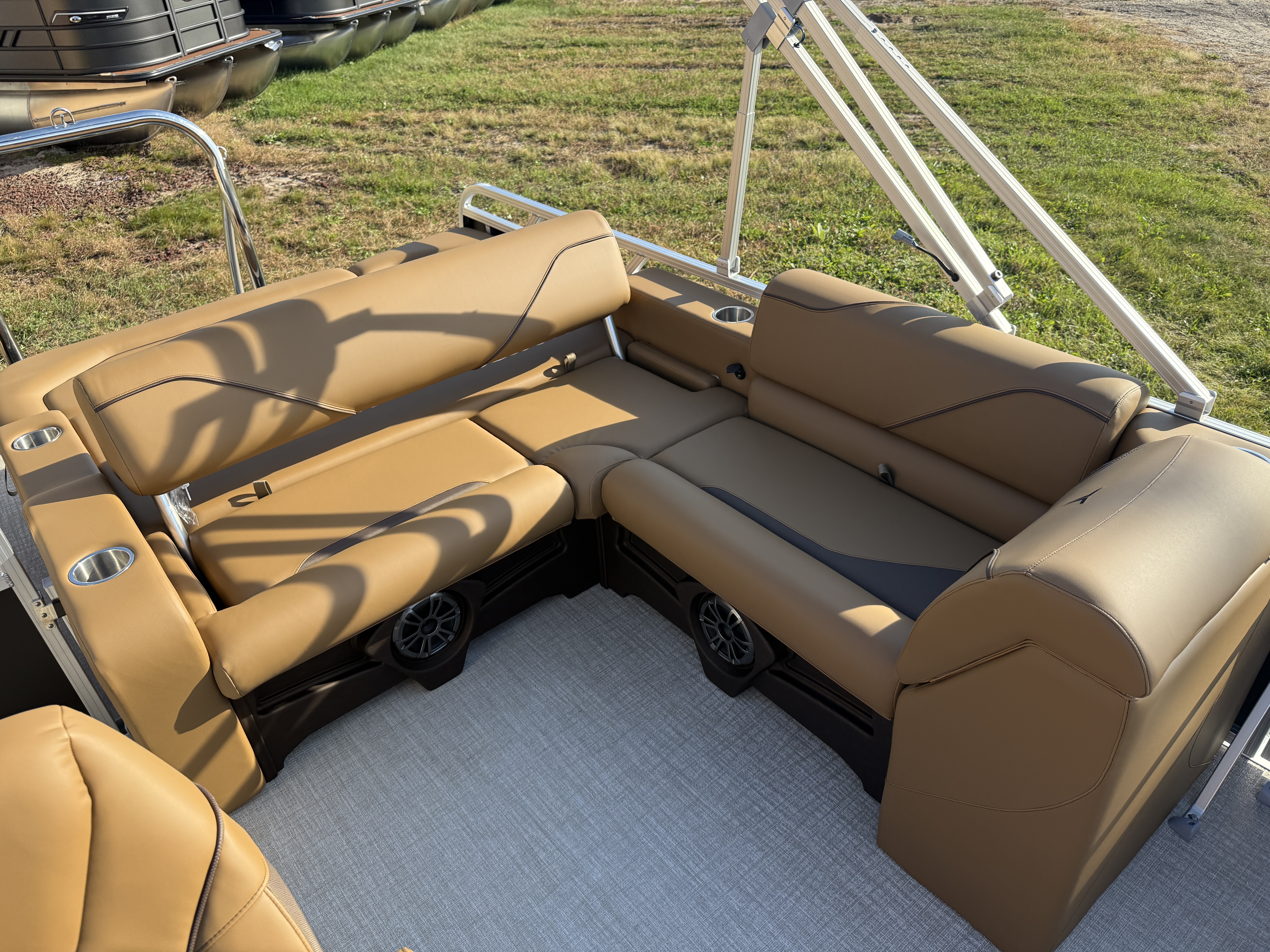 2027 Tahoe Sport VRB 2180 Swingback $31995