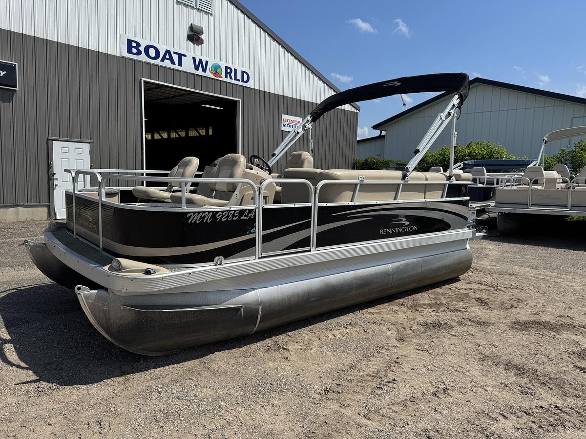 Used 2013 Bennington 17SF