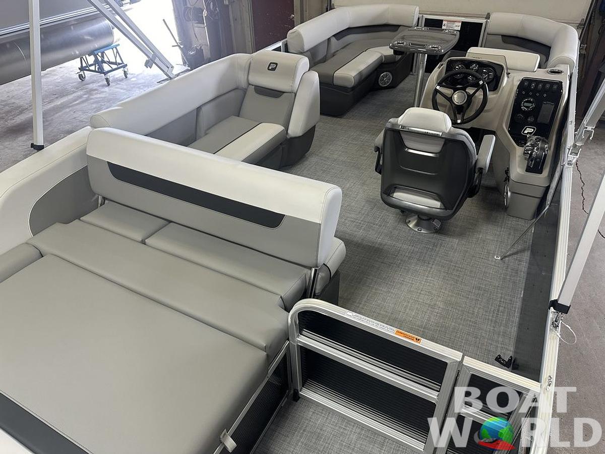 2025 Princecraft Vectra 21 RL Lounge Swingback & Mercury 4-Stroke EFI