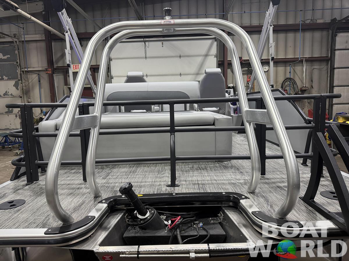 2026 Bentley Pontoons Legacy 220 Swingback 