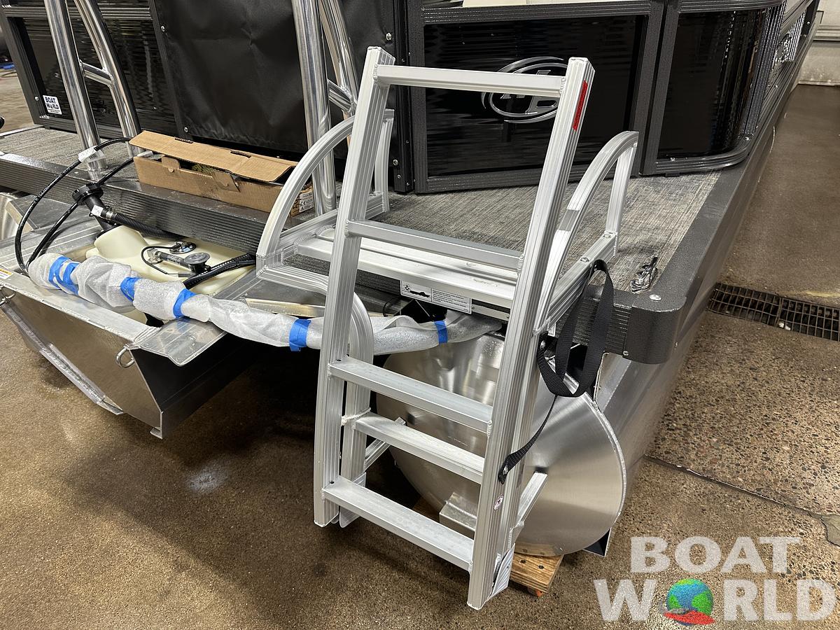 2025 Montego Bay 8522 Fish & Cruise Tritoon & Honda 150HP 4-Stroke EFI