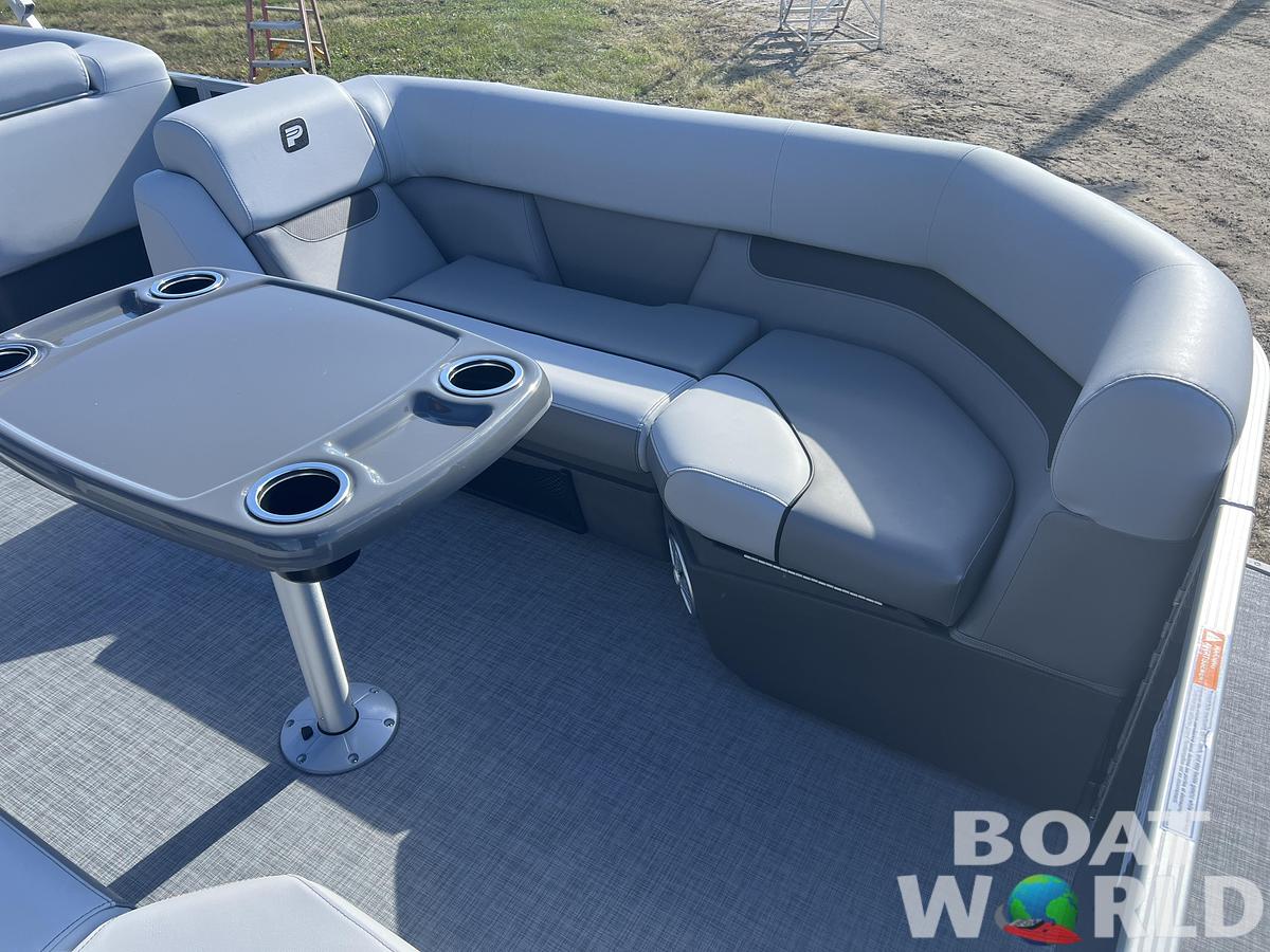 2026 Princecraft Vectra 23 RL Swingback Lounge Pontoon