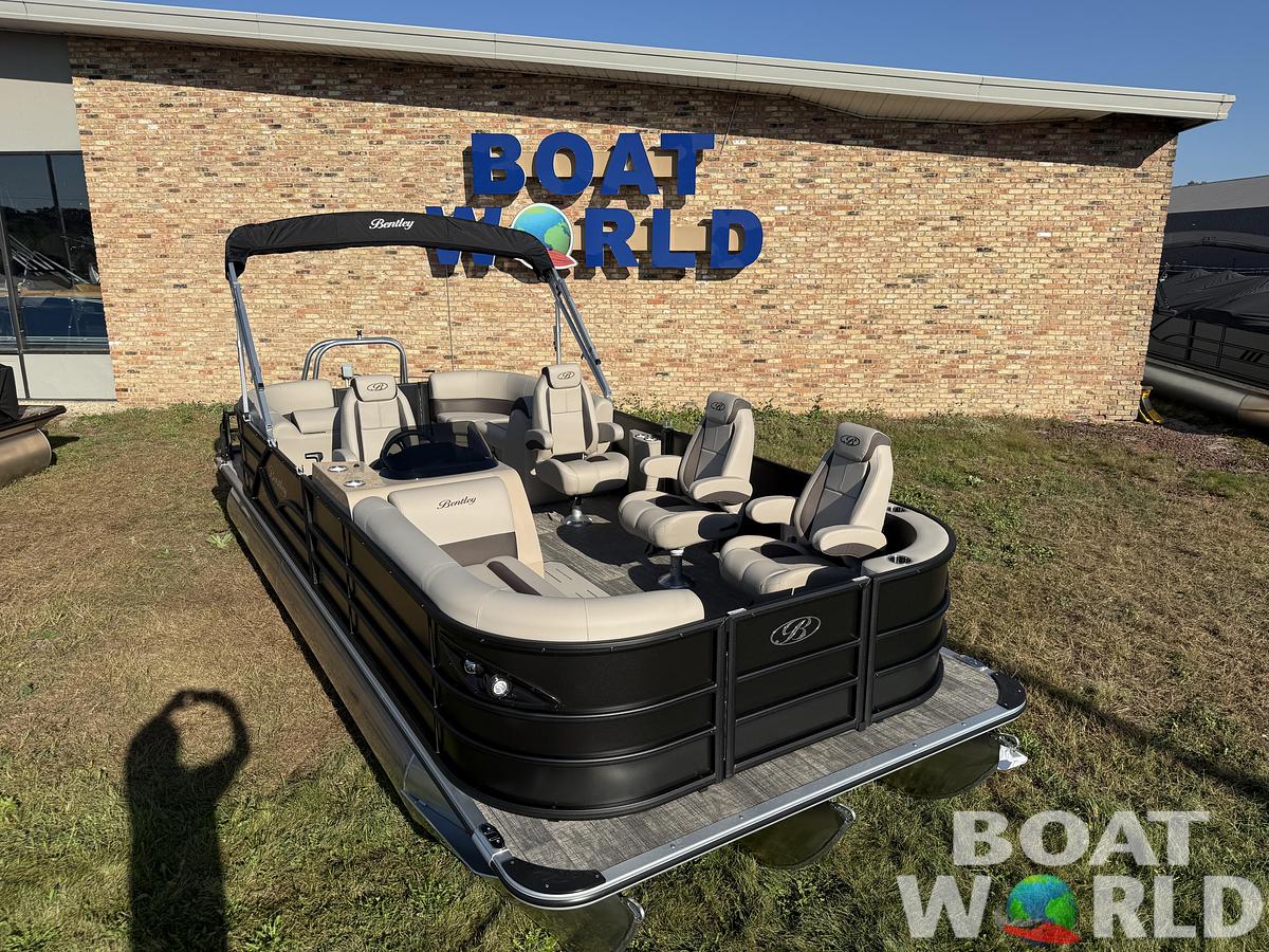 2026 Bentley Pontoons Legacy 223 Navigator DL Quad Lounge Tritoon & Honda 4-Stroke EFI